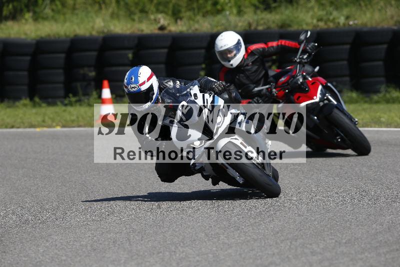 /Archiv-2024/29 12.06.2024 MOTO.CH Track Day ADR/Gruppe gelb/72